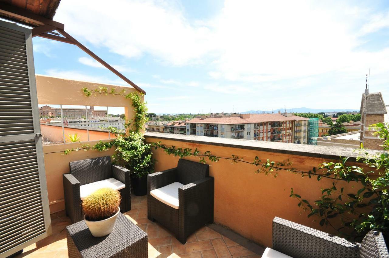 Penthouse With View Apartment Рим Екстериор снимка